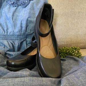 Clarks Artisan black wedge classic pump with strap